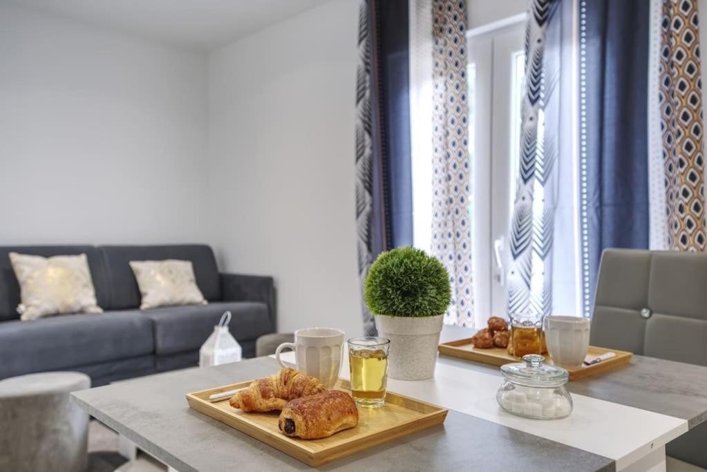 Appt P2 De 1 A 6 Pers A Rognac Apartment Exterior foto